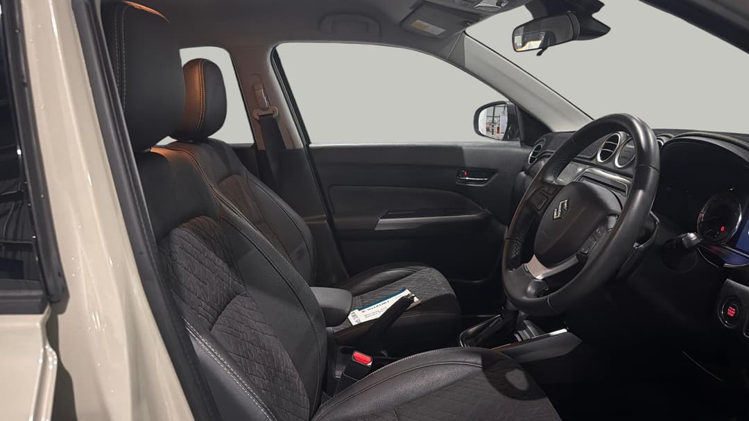 2022 Suzuki Vitara Turbo Shadow, Automatic, 44192 km, Right Side Front Door Cabin View
