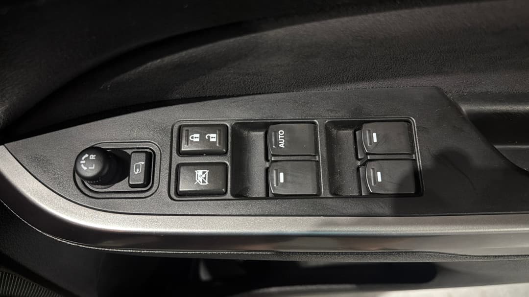 2022 Suzuki Vitara Turbo Shadow, Automatic, 44192 km, Drivers Side Door Panel Controls