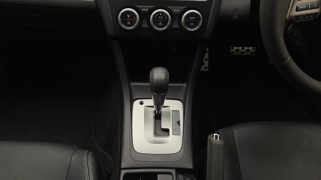 2013 Subaru XV 2.0i-s, Automatic, 120999 km, Gear Lever 