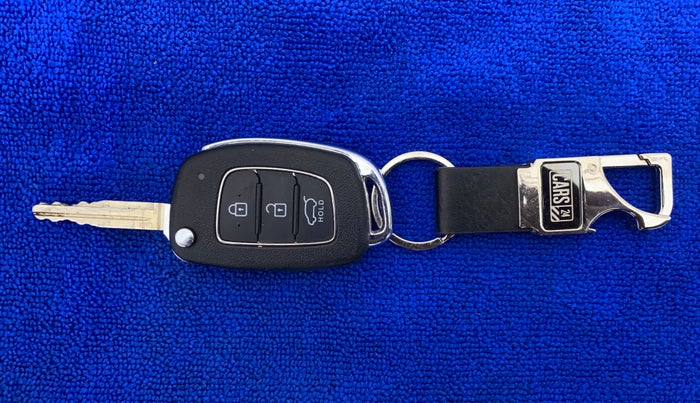 2023 Hyundai VENUE S(O) 1.2, Petrol, Manual, 7,071 km, Key Close Up