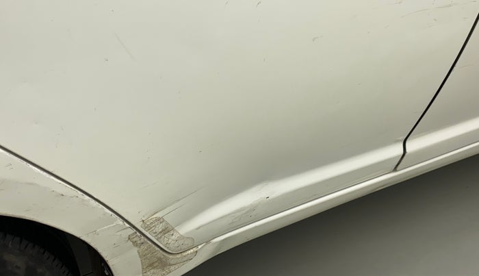 2010 Maruti Swift VXI, Petrol, Manual, 95,147 km, Right rear door - Minor scratches