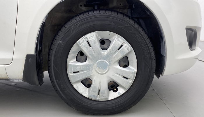 2013 Maruti Swift VXI D, Petrol, Manual, 49,712 km, Right Front Wheel