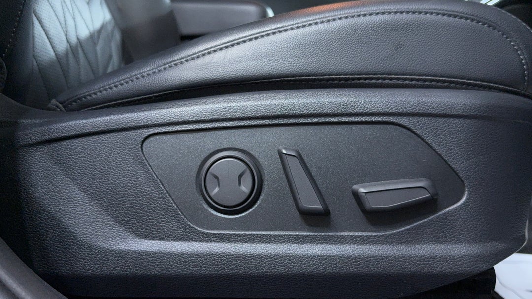 2023 Kia Sportage Sx+ (FWD), Automatic, 36965 km, Drivers Side Adjustment Panel