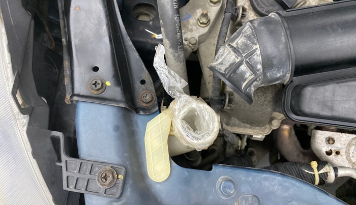 2014 Maruti Swift Dzire VXI, Petrol, Manual, 61,074 km, Front windshield - Wiper bottle cap missing
