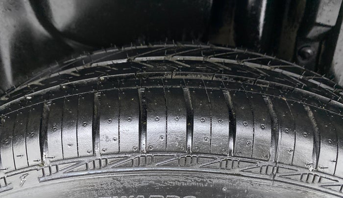 2014 Maruti Swift Dzire VXI, Petrol, Manual, 61,074 km, Left Rear Tyre Tread