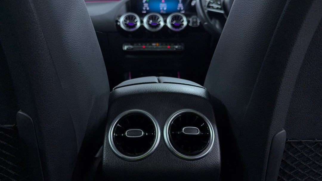 2021 Mercedes-benz GLA 200, Automatic, 35636 km, Rear A/C Vent