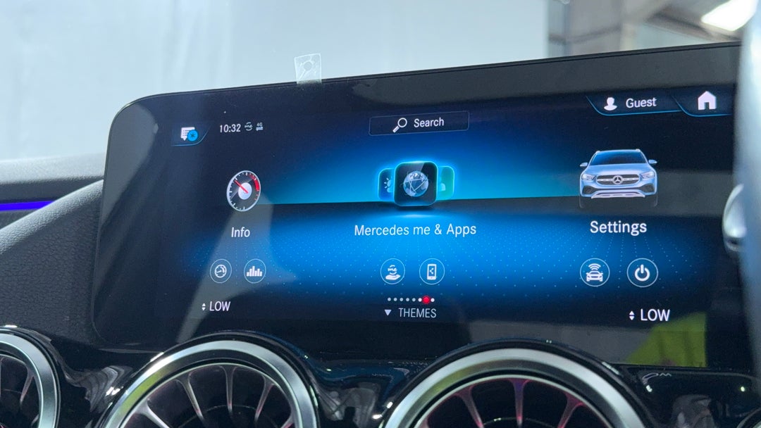 2021 Mercedes-benz GLA 200, Automatic, 35636 km, Infotainment System