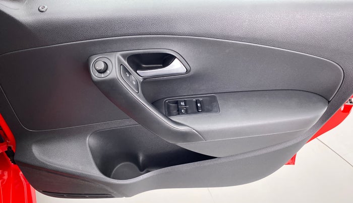 2018 Volkswagen Polo COMFORTLINE 1.0 PETROL, Petrol, Manual, 20,666 km, Driver Side Door Panels Control