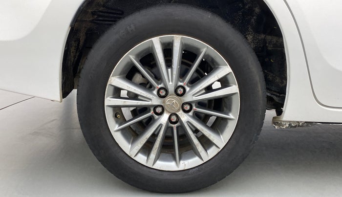 2014 Toyota Corolla Altis VL AT, Petrol, Automatic, 95,996 km, Right Rear Wheel