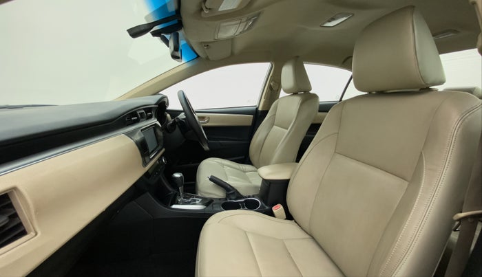 2014 Toyota Corolla Altis VL AT, Petrol, Automatic, 95,996 km, Right Side Front Door Cabin