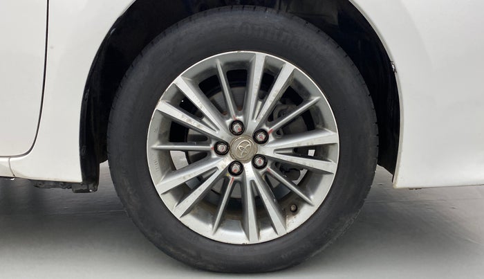 2014 Toyota Corolla Altis VL AT, Petrol, Automatic, 95,996 km, Right Front Wheel