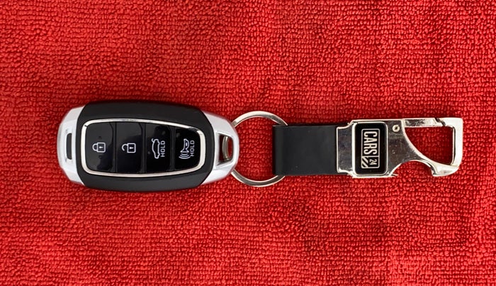 2021 Hyundai Verna SX (O) DIESEL MT, Diesel, Manual, 14,512 km, Key Close Up