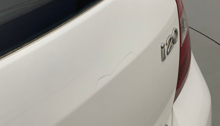 2011 Hyundai i20 MAGNA (O) 1.2, Petrol, Manual, 57,087 km, Dicky (Boot door) - Minor scratches