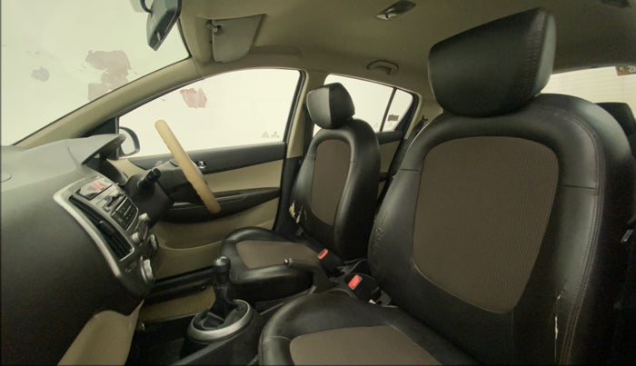 2013 Hyundai i20 MAGNA (O) 1.2, Petrol, Manual, 96,626 km, Right Side Front Door Cabin