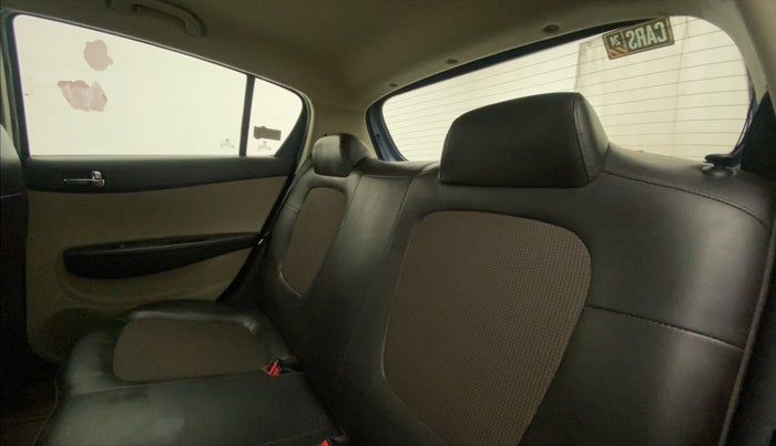 2013 Hyundai i20 MAGNA (O) 1.2, Petrol, Manual, 96,626 km, Right Side Rear Door Cabin
