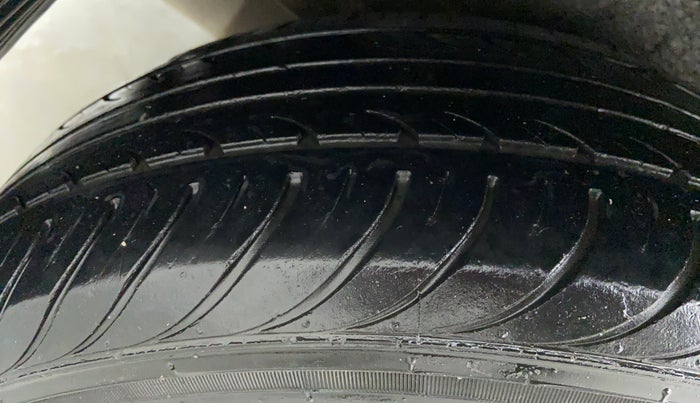 2014 Hyundai i20 SPORTZ 1.2 VTVT, Petrol, Manual, 49,373 km, Left Rear Tyre Tread