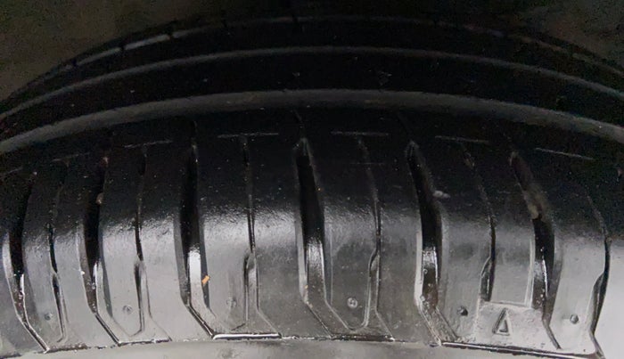 2017 Maruti Dzire VXI AMT, Petrol, Automatic, 58,037 km, Right Front Tyre Tread
