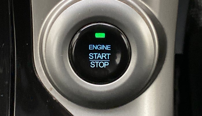 2018 Mahindra XUV500 W7 FWD, Diesel, Manual, 43,794 km, Keyless Start/ Stop Button