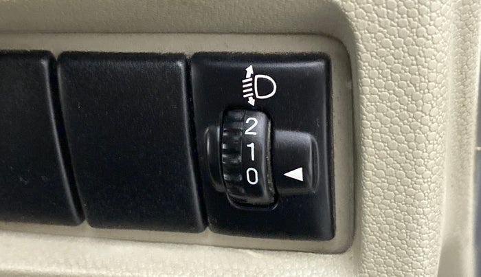 2015 Maruti Alto K10 VXI AMT P, Petrol, Automatic, 33,975 km, Dashboard - Headlight height adjustment not working