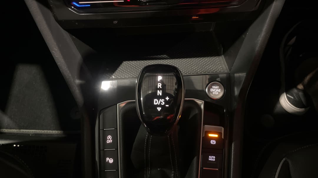2021 Volkswagen Tiguan 162tsi R-line, Automatic, 65055 km, Gear Lever 