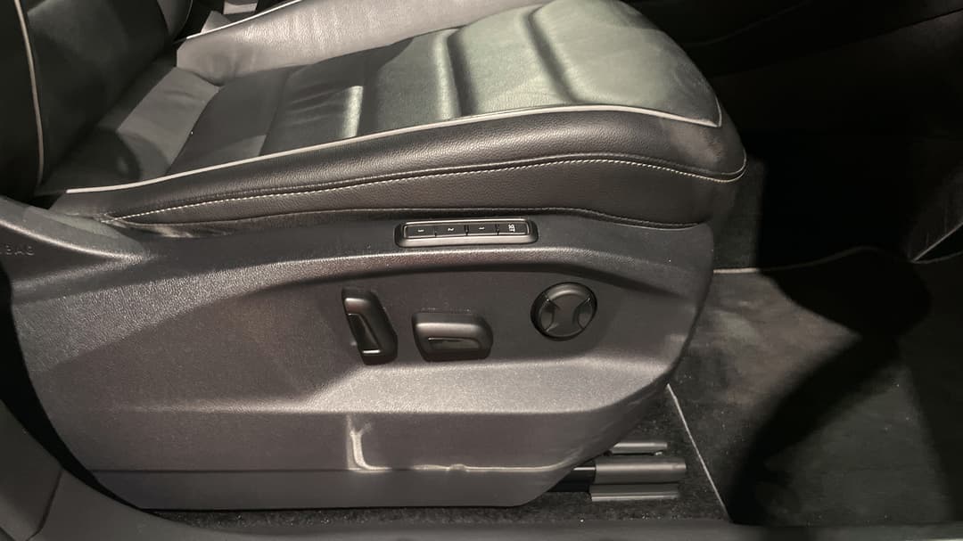 2021 Volkswagen Tiguan 162tsi R-line, Automatic, 65055 km, Drivers Side Adjustment Panel