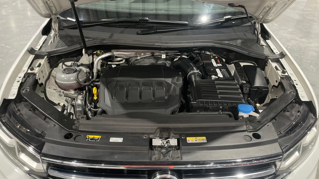 2021 Volkswagen Tiguan 162tsi R-line, Automatic, 65055 km, Open Bonnet (Engine)