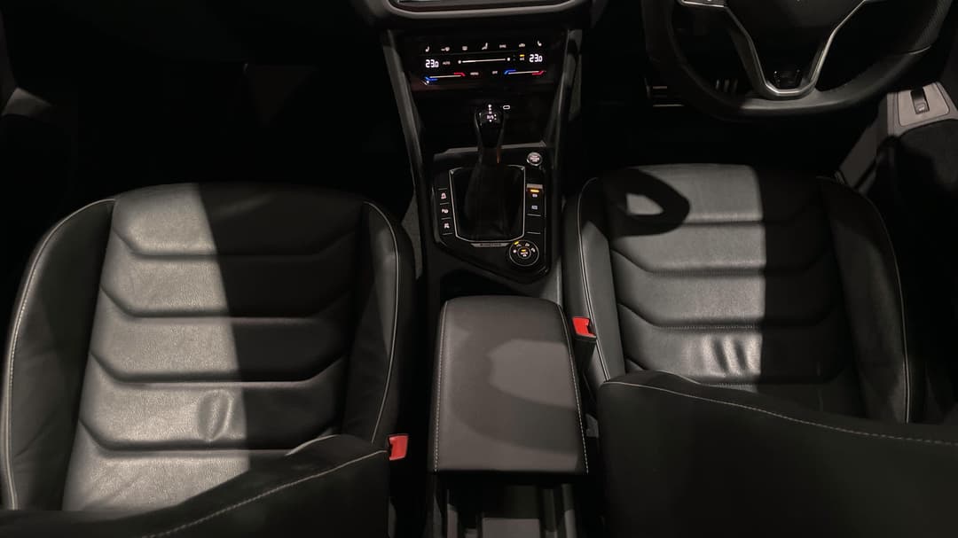 2021 Volkswagen Tiguan 162tsi R-line, Automatic, 65055 km, Center Console