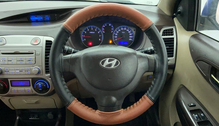 2010 Hyundai i20 MAGNA O 1.2, Petrol, Manual, 1,21,493 km, Steering Wheel Close-up