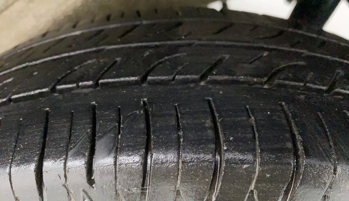 2017 Maruti Wagon R 1.0 LXI CNG, CNG, Manual, 66,198 km, Left Rear Tyre Tread