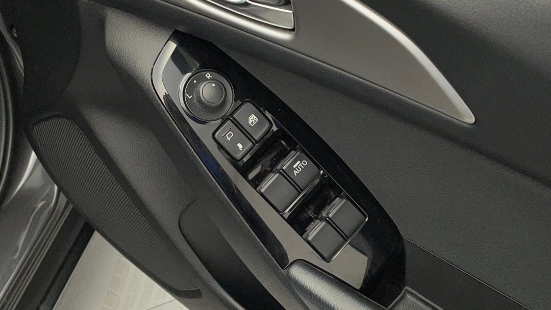 2018 Mazda 3 Maxx Sport, Automatic, 72005 km, Drivers Side Door Panel Controls