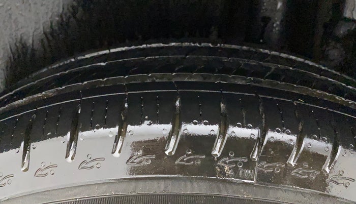 2014 Maruti Swift VDI ABS, Diesel, Manual, 57,065 km, Left Rear Tyre Tread