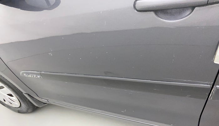 2014 Maruti Swift VDI ABS, Diesel, Manual, 57,065 km, Front passenger door - Slightly dented