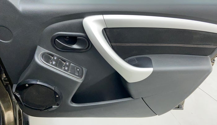 2014 Renault Duster RXL DIESEL 110 PS 4WD, Diesel, Manual, 76,289 km, Driver Side Door Panels Control