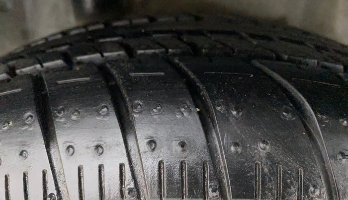 2016 Honda Amaze 1.2L I-VTEC E, Petrol, Manual, 14,948 km, Right Rear Tyre Tread