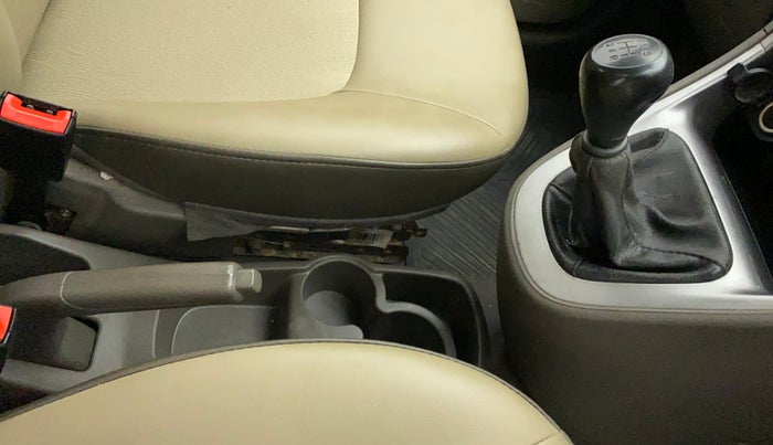 2015 Hyundai i10 MAGNA 1.1, Petrol, Manual, 49,740 km, Gear Lever
