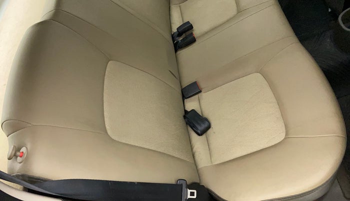 2015 Hyundai i10 MAGNA 1.1, Petrol, Manual, 49,740 km, Second-row right seat - Cover slightly torn