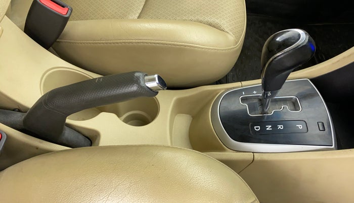 2013 Hyundai Verna FLUIDIC 1.6 SX VTVT OPT AT, Petrol, Automatic, 60,847 km, Gear Lever