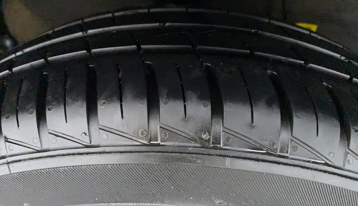 2021 Hyundai AURA S CNG, CNG, Manual, 4,663 km, Left Rear Tyre Tread