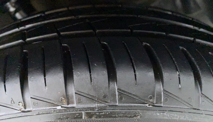 2021 Hyundai AURA S CNG, CNG, Manual, 4,663 km, Right Front Tyre Tread