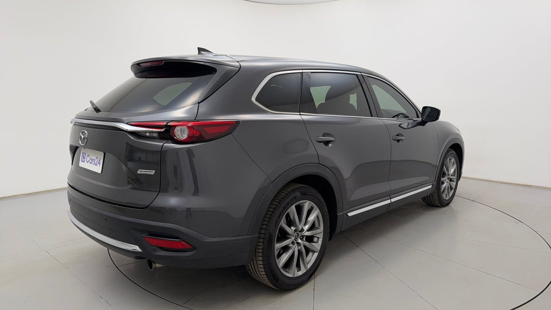 Right Back Diagonal (45- Degree) View