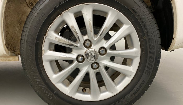 2011 Toyota Etios V, Petrol, Manual, 88,306 km, Left rear tyre - Minor scratches