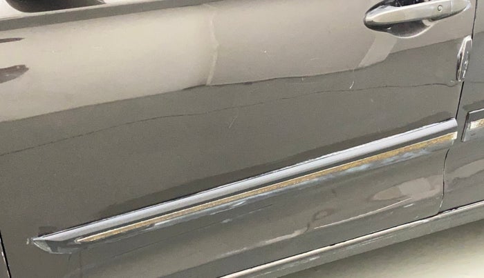 2019 Honda Amaze 1.2L I-VTEC VX CVT, Petrol, Automatic, 53,409 km, Front passenger door - Minor scratches