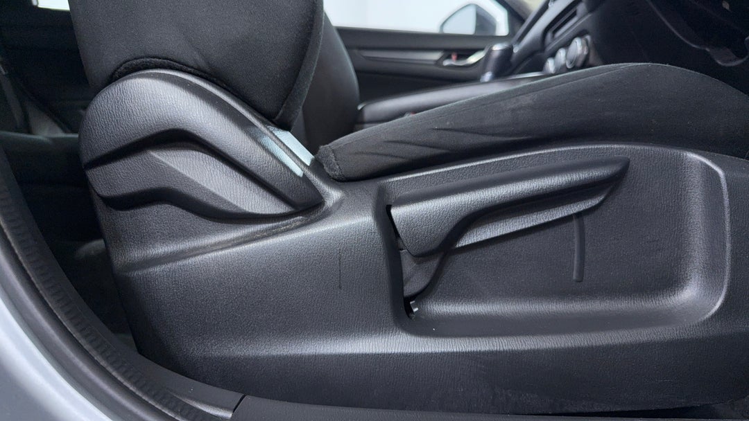 2023 Mazda CX-5 G20 Maxx (fwd), Automatic, 44864 km, Drivers Side Adjustment Panel