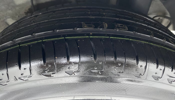 2017 Hyundai Elite i20 ASTA 1.2 (O), Petrol, Manual, 46,420 km, Left Rear Tyre Tread