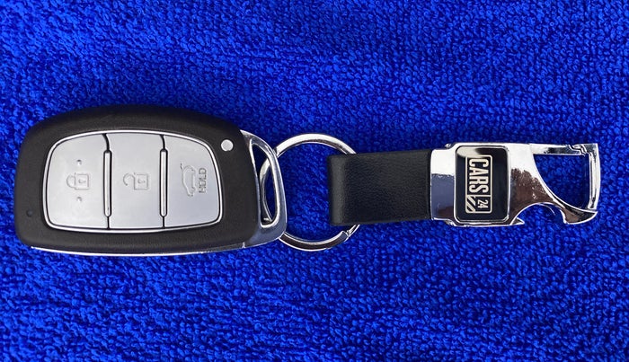 2017 Hyundai Elite i20 ASTA 1.2 (O), Petrol, Manual, 46,420 km, Key Close Up