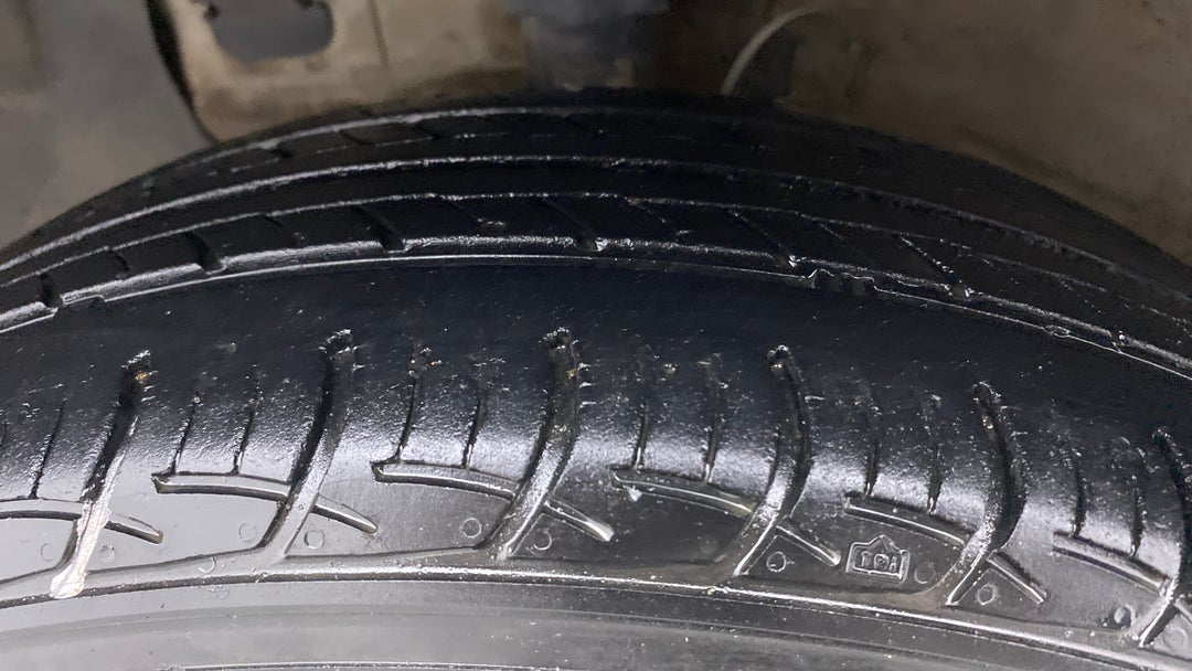 Left Front Tyre Tread