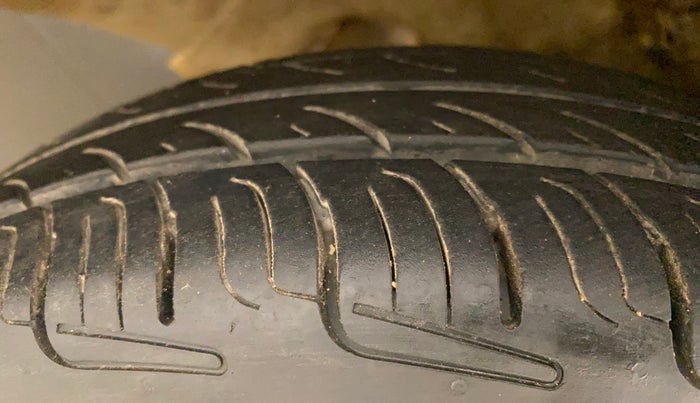 2019 Maruti Alto VXI, Petrol, Manual, 60,383 km, Right Front Tyre Tread