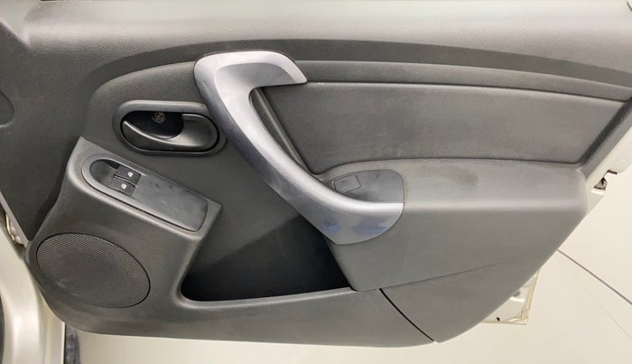 2014 Renault Duster 85 PS RXE DIESEL, Diesel, Manual, 1,10,069 km, Driver Side Door Panels Control
