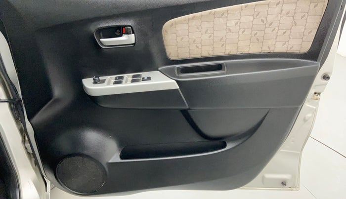 2015 Maruti Wagon R 1.0 VXI, Petrol, Manual, 28,772 km, Driver Side Door Panels Control