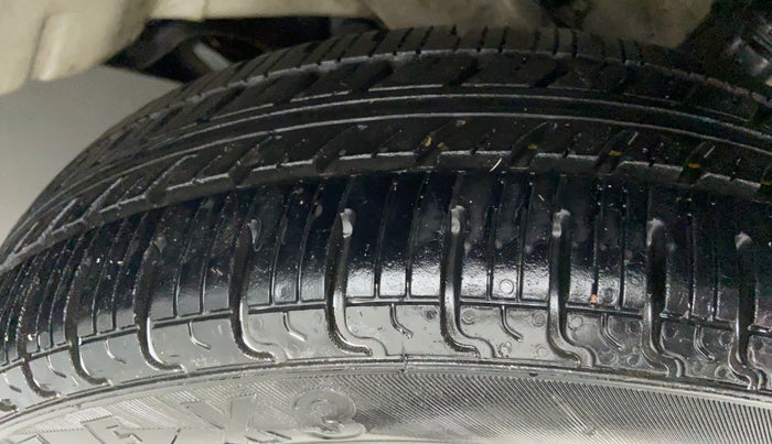 2015 Maruti Wagon R 1.0 VXI, Petrol, Manual, 28,772 km, Right Front Tyre Tread